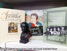 Книги, библиотеки и Великая Победа: встреча семейного клуба «Страницы детства»